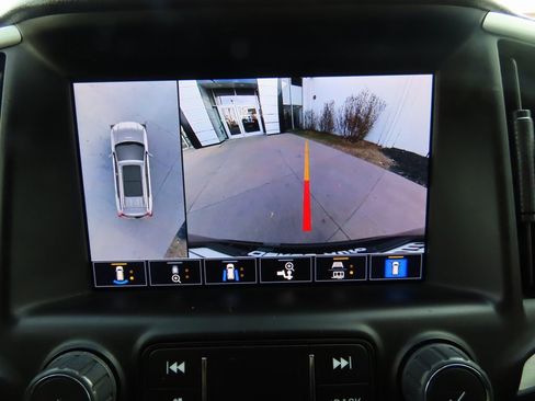 Used 2022 GMC Terrain SLT w/ Tech Package image 29