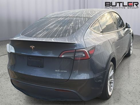 Used 2023 Tesla Model Y AWD image 8