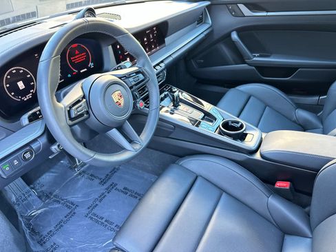 Used 2025 Porsche 911 Carrera image 4