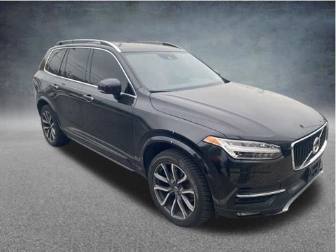 Used 2016 Volvo XC90 T6 Momentum w/ Momentum Plus Package image 5