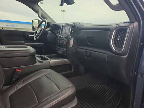 Used 2020 Chevrolet Silverado 2500 LTZ w/ LTZ Premium Package image 9