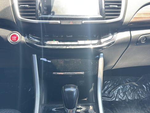 Used 2017 Honda Accord EX-L image 28