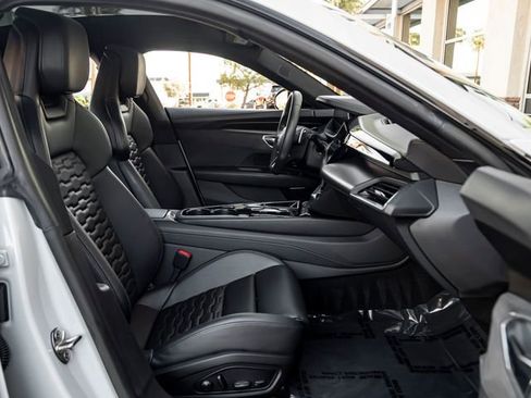 Used 2023 Audi e-tron GT Prestige w/ Prestige Package image 31