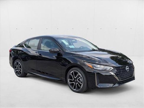 Used 2025 Nissan Sentra SR w/ SR Premium Package image 6