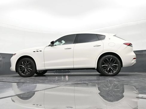 Used 2024 Maserati Levante GT Ultima AWD/4WD image 27