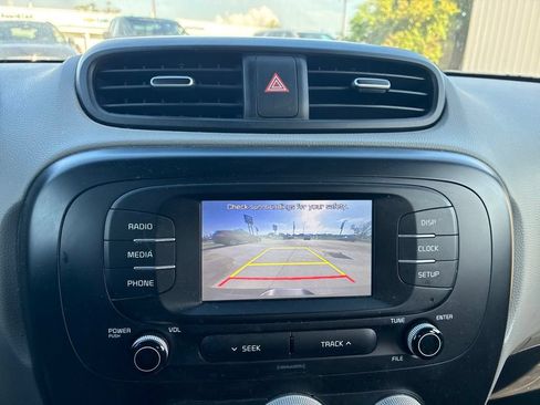 Used 2019 Kia Soul FWD image 25