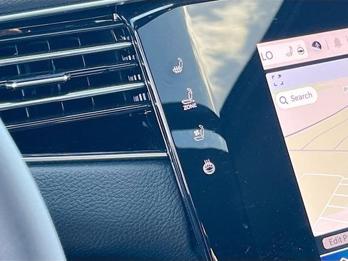 Certified 2025 Jeep Wagoneer L Series II w/ Premium Group I image 21