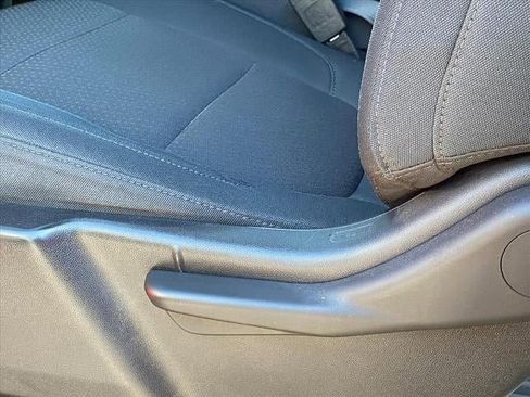 Used 2020 Chevrolet Silverado 1500 Custom w/ Custom Value Package image 15