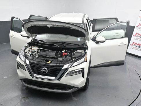 Used 2023 Nissan Rogue SV image 40