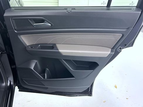 Used 2021 Volkswagen Atlas SE image 17