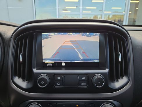 Used 2022 GMC Canyon AT4 image 25