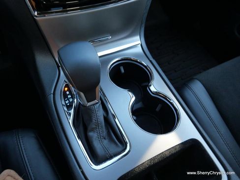 Used 2019 Jeep Grand Cherokee Altitude image 31