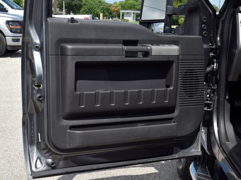 Used 2015 Ford F350 Lariat w/ Lariat Ultimate Package AWD/4WD image 17