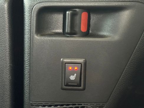 Used 2024 Chrysler Pacifica Limited w/ S Appearance Package image 20