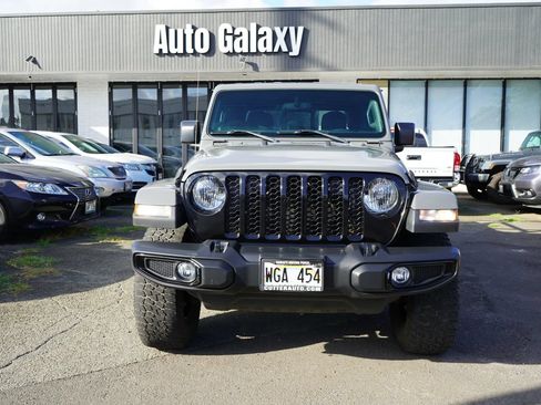 Used 2021 Jeep Gladiator Sport AWD/4WD image 3