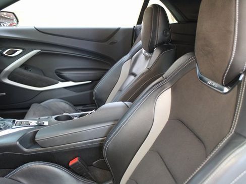 Used 2023 Chevrolet Camaro LT image 15