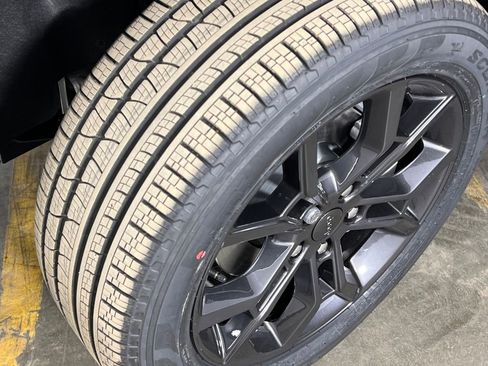 New 2025 Jeep Grand Cherokee Limited image 44