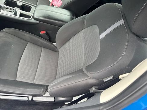 Used 2024 Nissan Sentra SV FWD image 11