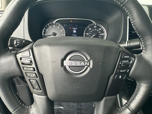 Used 2022 Nissan Frontier SV w/ SV Premium Package image 22
