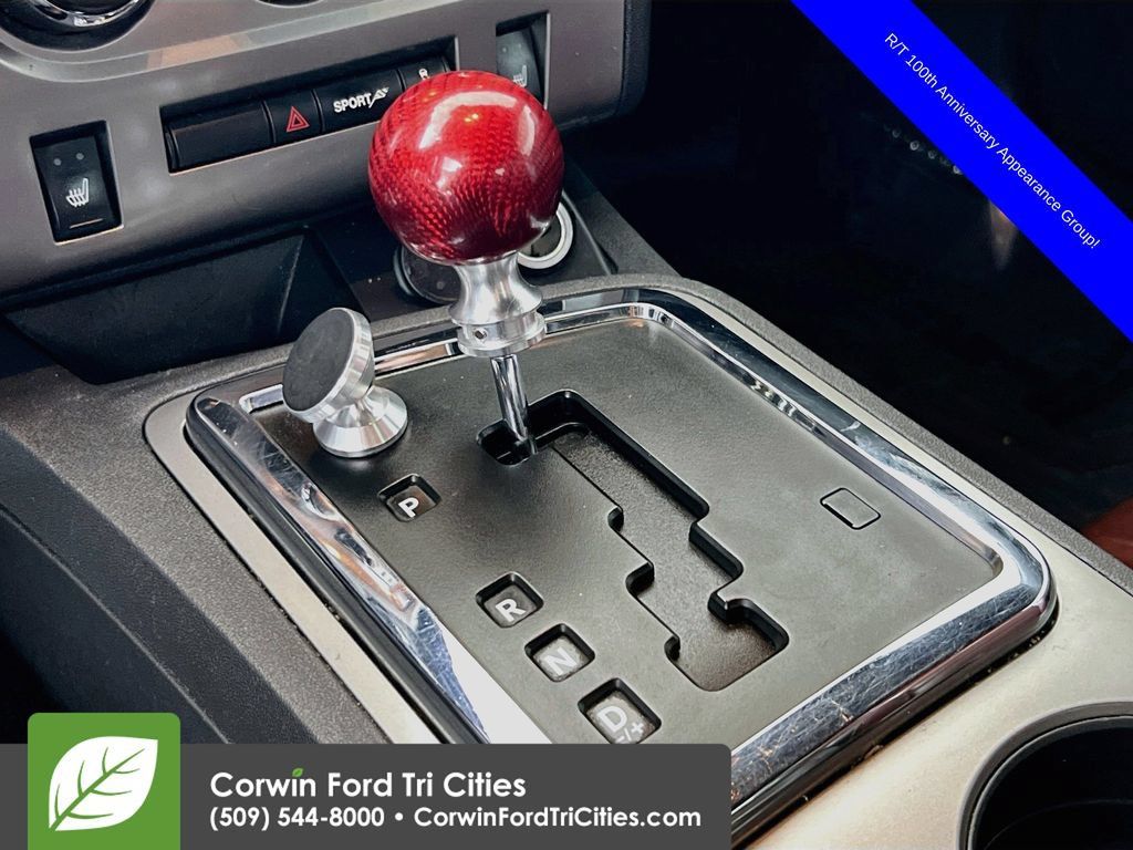 Used 2014 Dodge Challenger R/T RWD image 10