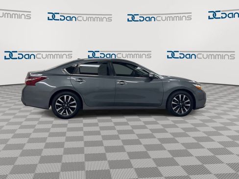 Used 2018 Nissan Altima 2.5 SL FWD image 9