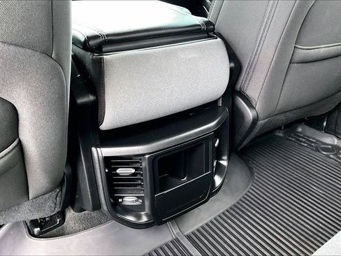 Used 2020 RAM 1500 Big Horn AWD/4WD image 33