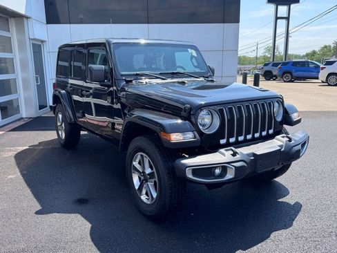 Used 2023 Jeep Wrangler Unlimited Sahara AWD/4WD image 5