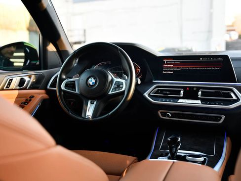 Used 2023 BMW X5 xDrive40i w/ M Sport Package image 21