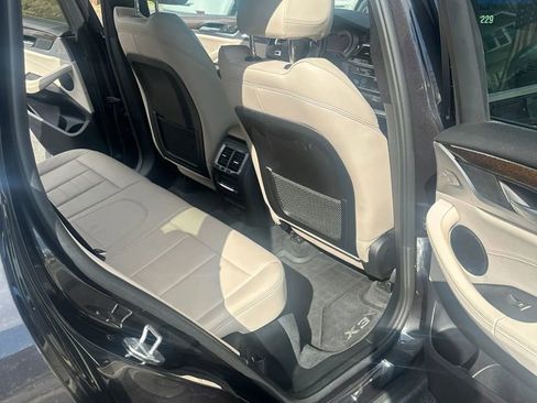 Used 2019 BMW X3 xDrive30i w/ Premium Package AWD/4WD image 11