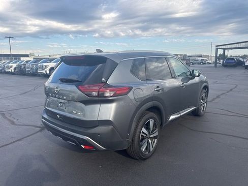 Used 2023 Nissan Rogue SL w/ SL Premium Package image 3