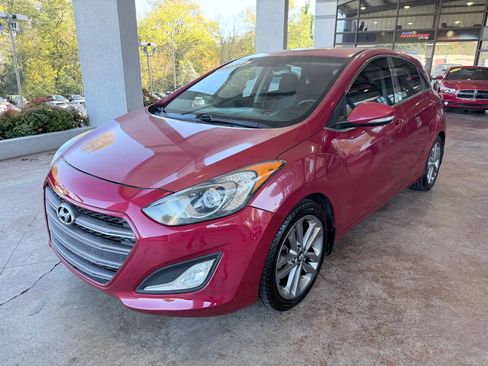 Used 2016 Hyundai Elantra GT w/ Option Group 02 image 3