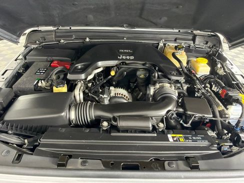 Used 2018 Jeep Wrangler Unlimited Sport S AWD/4WD image 27