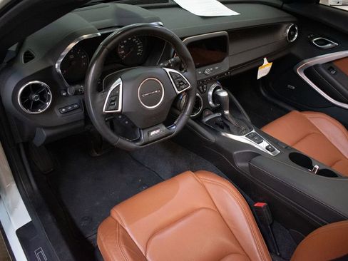 Used 2021 Chevrolet Camaro SS RWD image 14