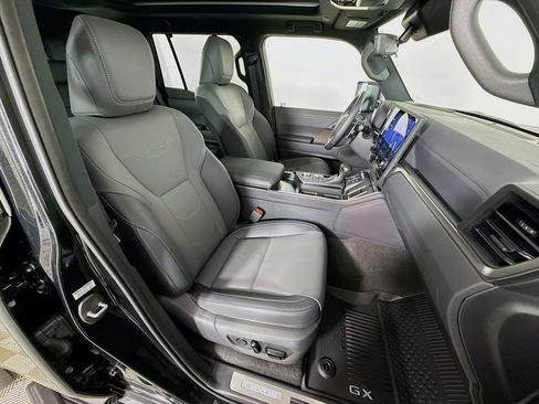 Certified 2026 Lexus GX 550 AWD/4WD image 29