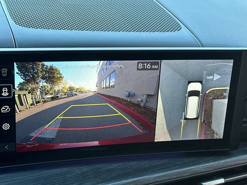 Used 2025 Hyundai Santa Fe Limited image 24