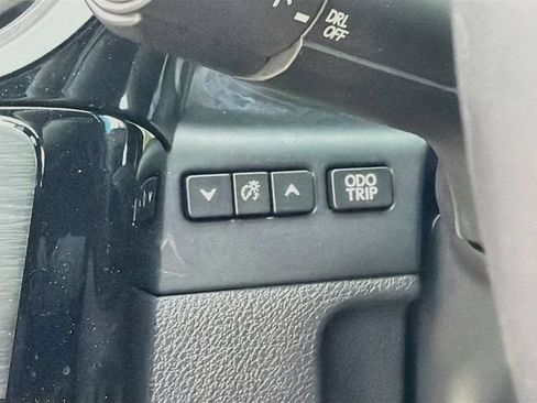 Used 2025 Lexus ES 300h w/ Accessory Package (Z2) FWD image 36