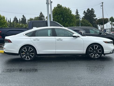 Used 2025 Honda Accord Touring image 8