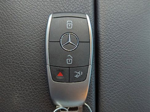 Used 2021 Mercedes-Benz GLC 300 image 33