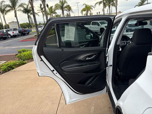 Used 2024 GMC Terrain SLE FWD image 15
