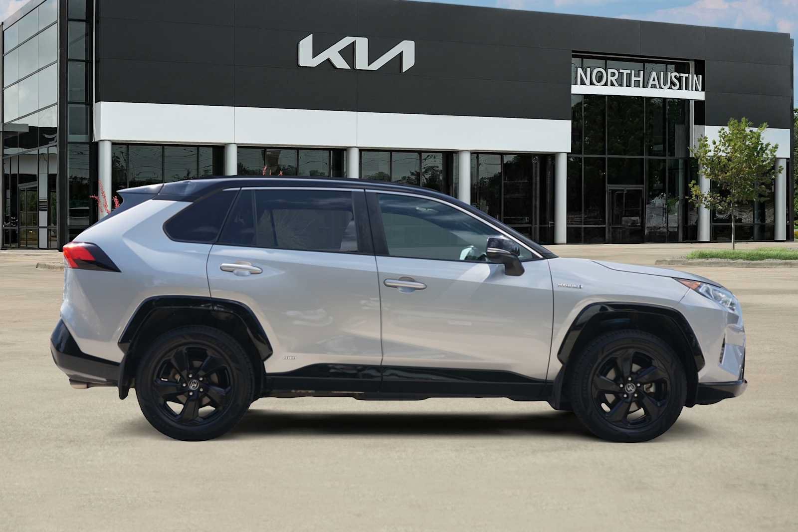 Used 2021 Toyota RAV4 XSE AWD/4WD image 6