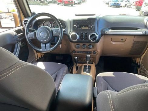 Used 2013 Jeep Wrangler Unlimited Sahara AWD/4WD image 7