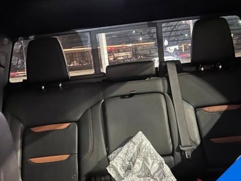 Used 2022 GMC Sierra 1500 AT4 w/ AT4 Preferred Package image 16