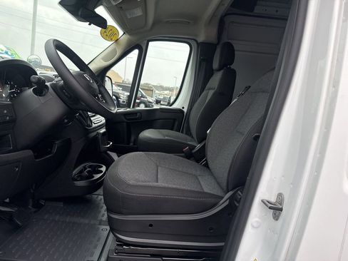 Used 2024 RAM ProMaster 2500 FWD image 10
