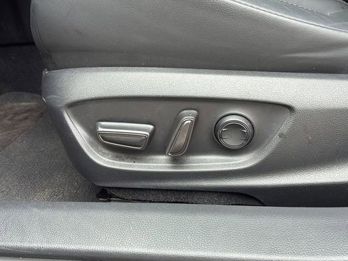 Used 2024 Toyota Prius Limited w/ Limited Premium Package image 22