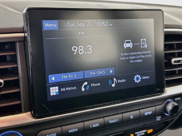 Used 2025 Hyundai Venue SEL FWD image 15