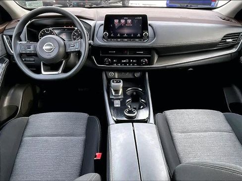 Certified 2023 Nissan Rogue SV image 21