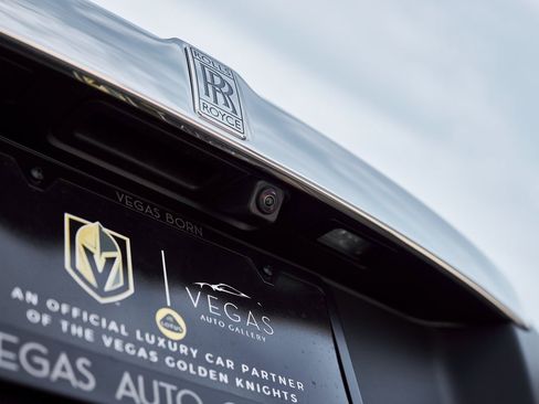 Used 2025 Rolls-Royce Phantom Sedan image 14