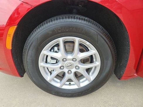 Used 2025 Chrysler Pacifica Select FWD image 27