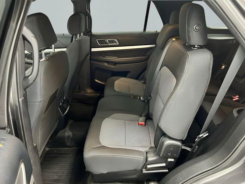 Used 2016 Ford Explorer XLT image 10