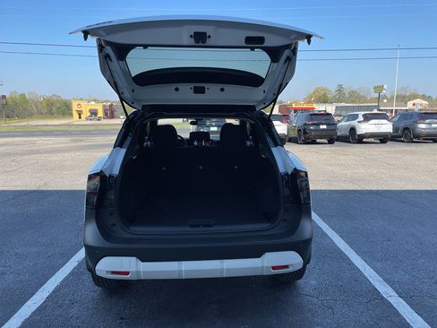 Certified 2025 Nissan Kicks SV w/ SV Premium Package FWD image 22